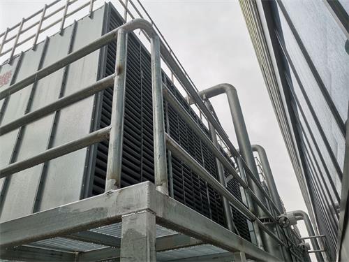 冷卻塔與冷水機組有什么區(qū)別(冷卻塔和冷水機組的不同之處)